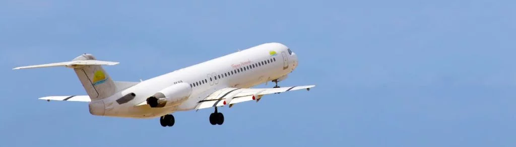 aeroport francais, un avion décolle d'un aéroport Français